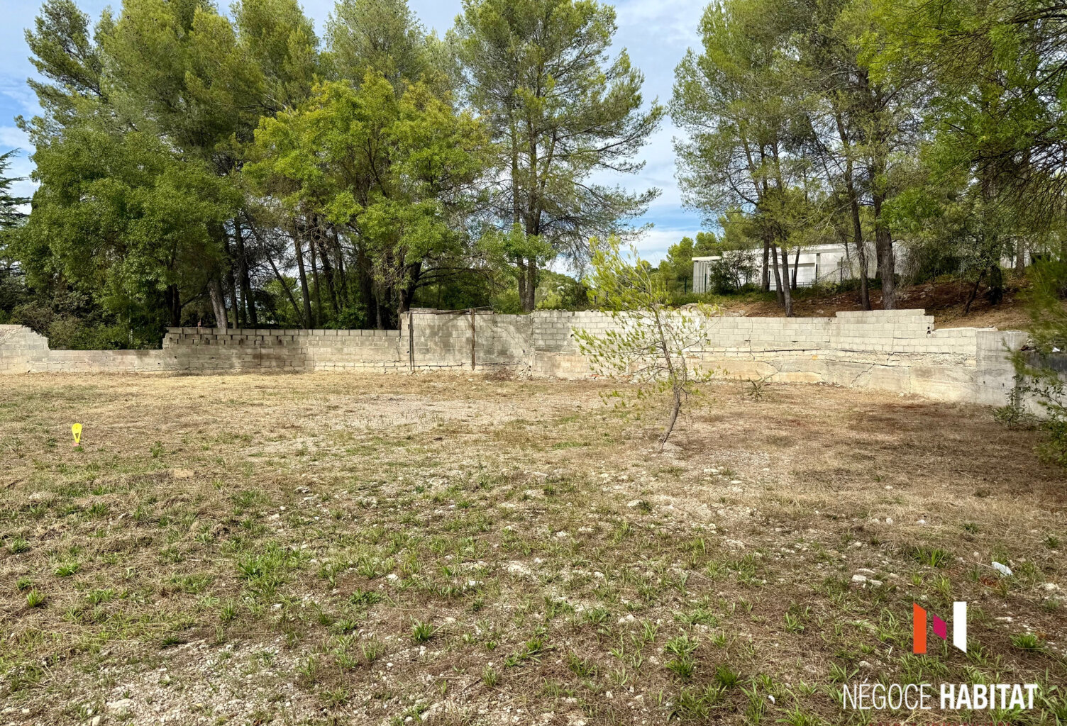 Terrain constructible de 327  m2 viabilisé — photo 1