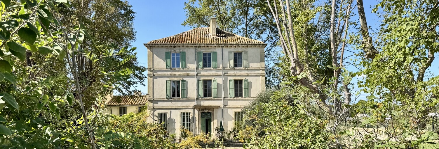 Maison 9 Pièces 322 m² à vendre à Arles (13200)