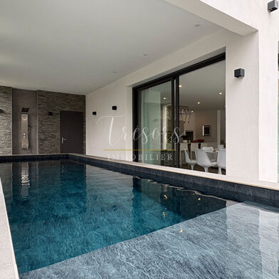 Maison 6 pièces 1360000 €