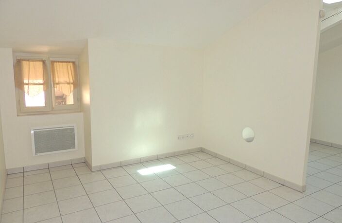 Studio — photo 2