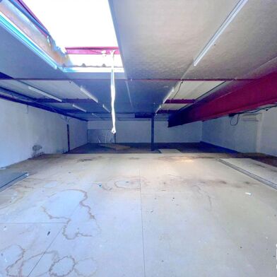 Commerce  680000 €