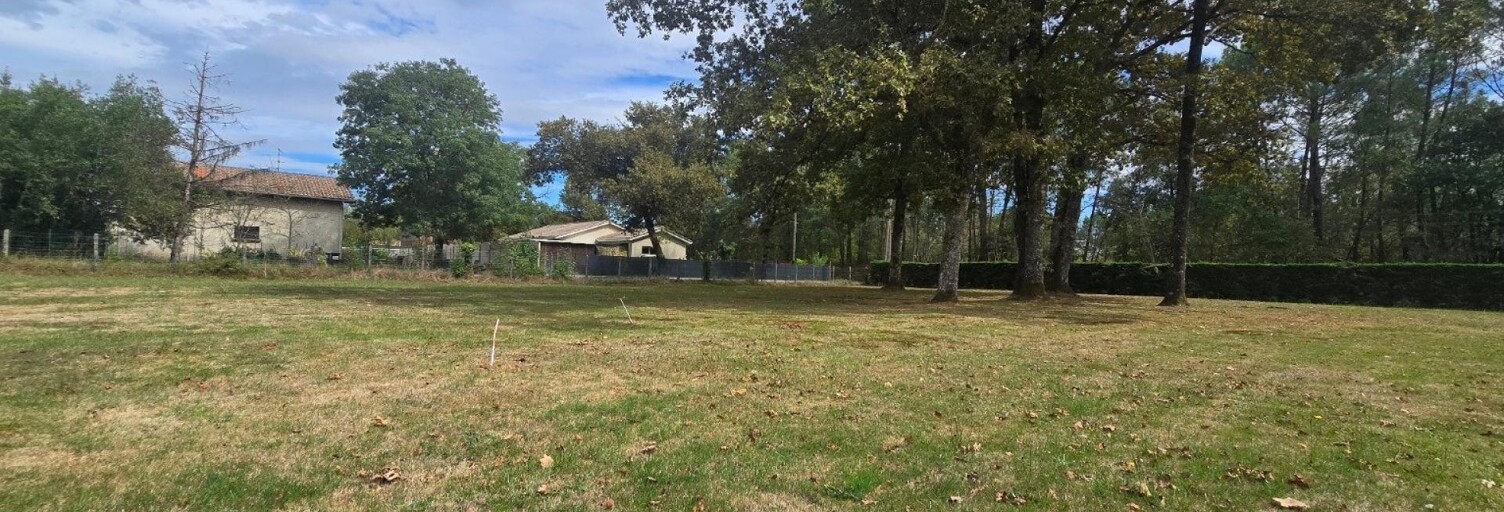 Terrain  1348 m² à vendre à Saint-Jean-d'Illac (33127)