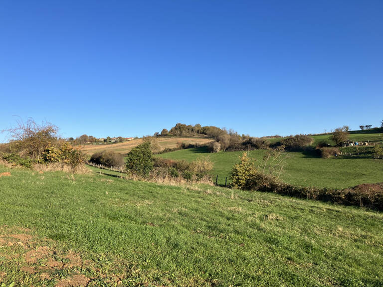 Terrain viabilisé au calme — photo 1