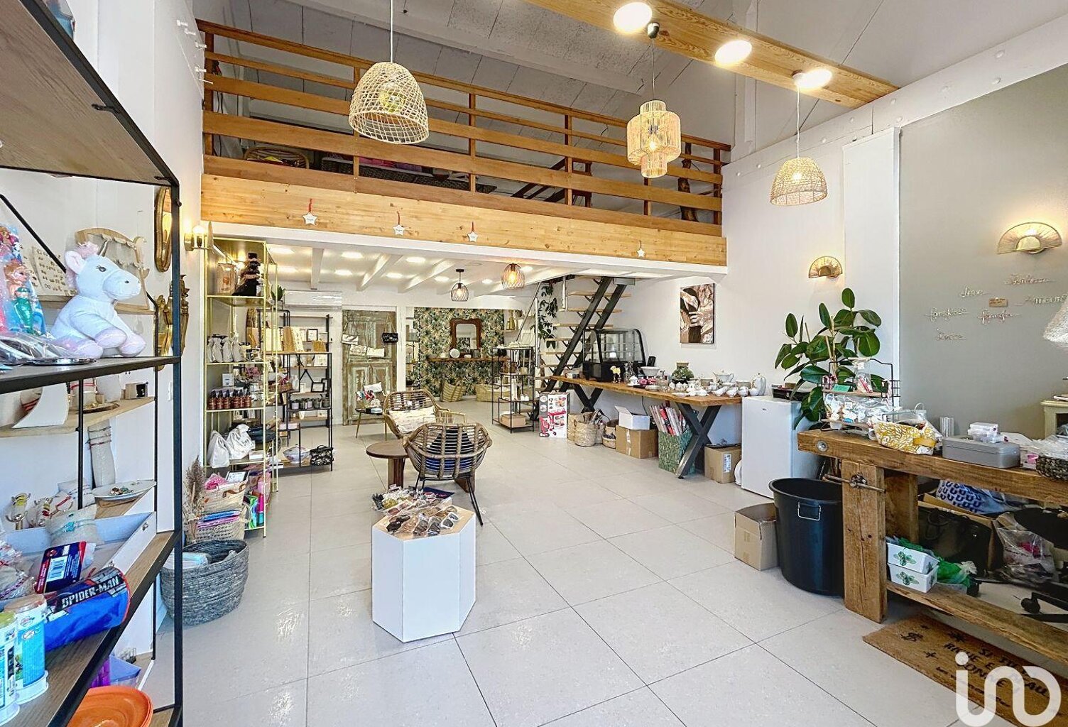 Vente Boutique/Local commercial 67 m&sup2; — photo 1