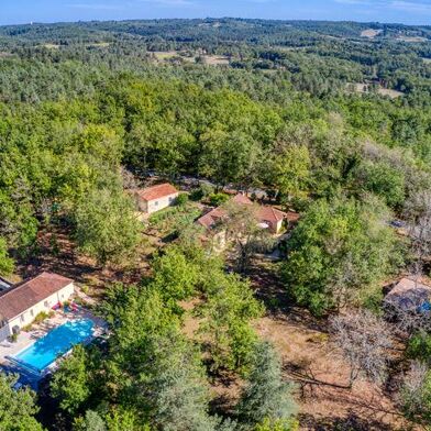 Maison 15 pièces 751679 €