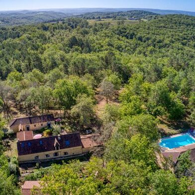 Maison 15 pièces 751679 €