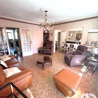 Appartement 5 pièces 240000 €