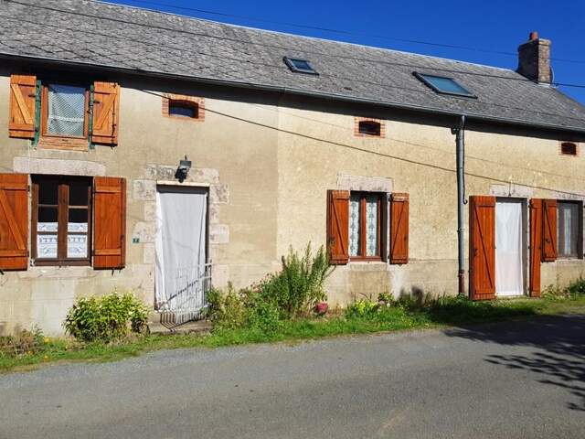 Maison en pierre de 4 pièces principales — photo du bien