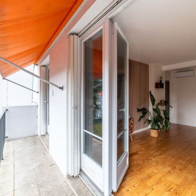 Appartement 3 pièces 242750 €