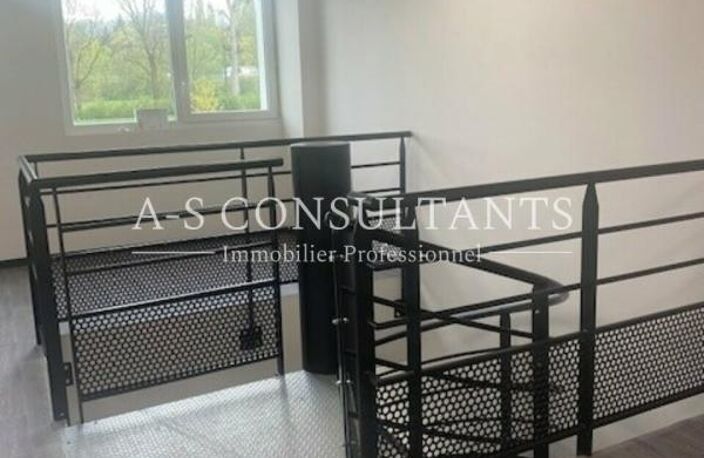 BUREAUX à louer — photo 4
