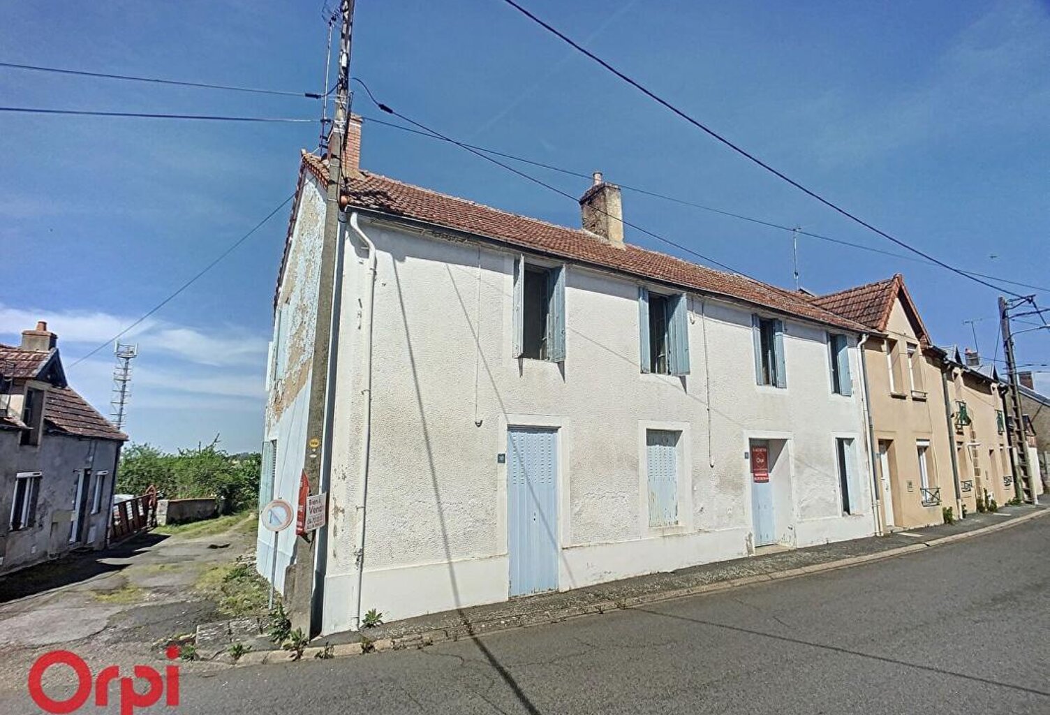 Maison Montmarault 170m² à rénover — photo 1