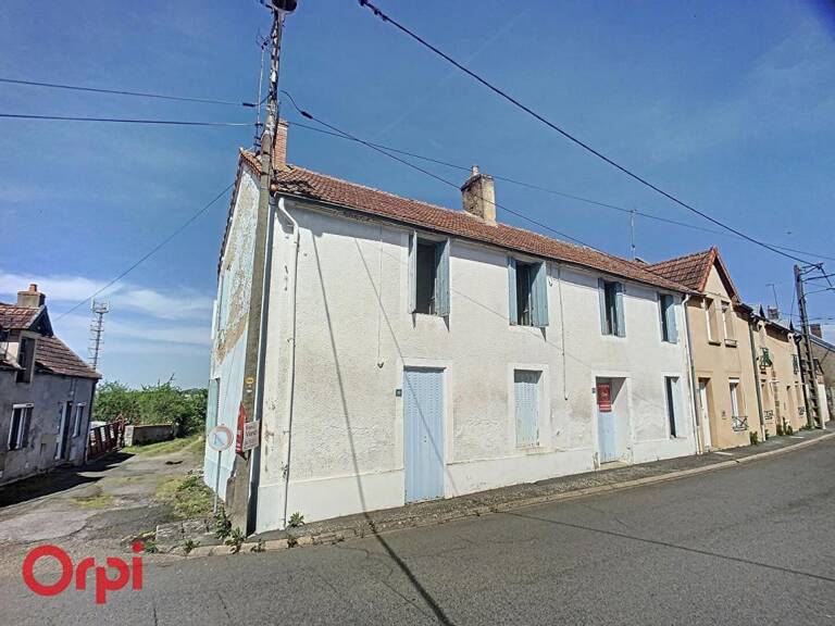 Maison Montmarault 170m² à rénover — photo 1
