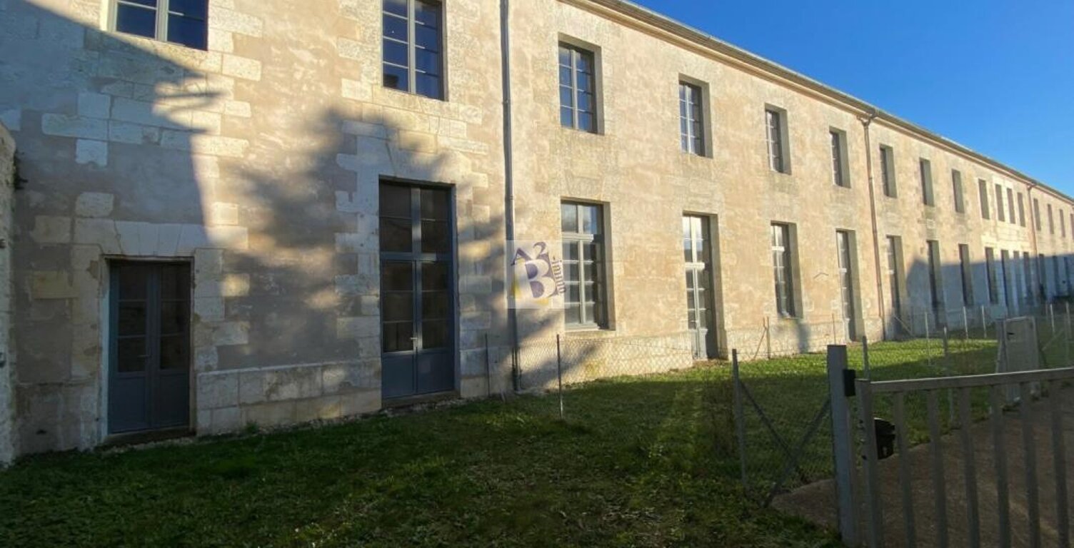 appartement en duplex, parking privé. grands volumes à aménager — photo 1