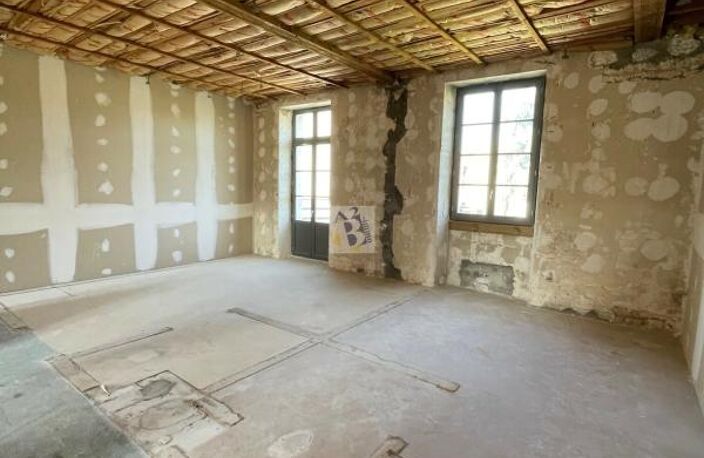 appartement en duplex, parking privé. grands volumes à aménager — photo 2