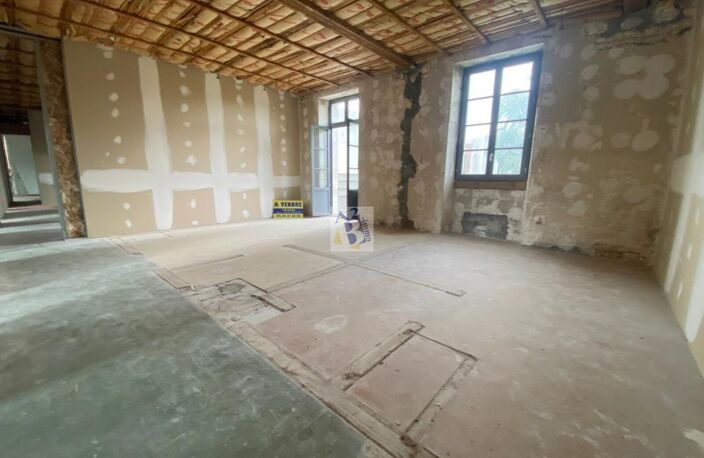 appartement en duplex, parking privé. grands volumes à aménager — photo 4