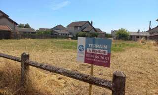 Terrain  682 m² à vendre à Saint-Vallier (71230)
