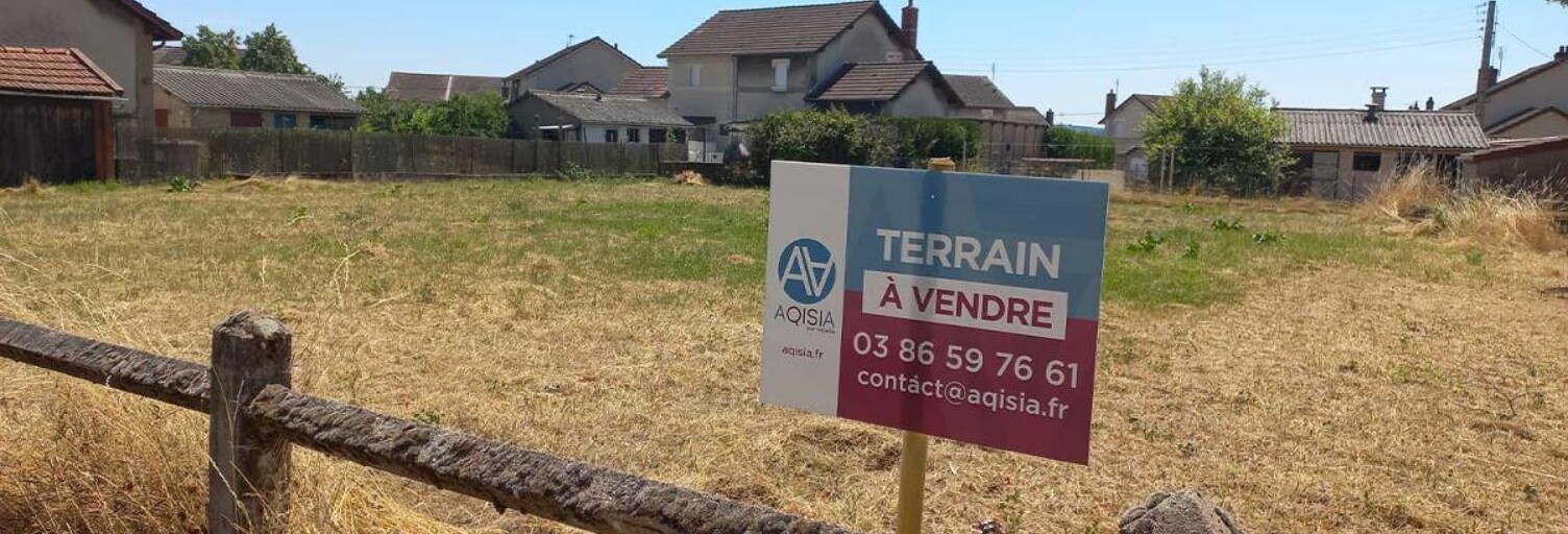 Terrain  682 m² à vendre à Saint-Vallier (71230)