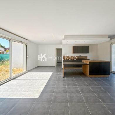 Maison 4 pièces 304000 €