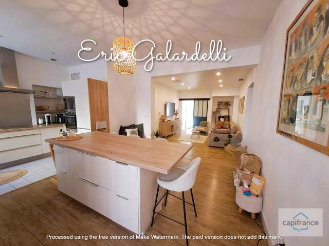 A VENDRE MAGINIQUE OPPORTUNITE vaste appartement ancien Rénové avec goût, prestations luxueuses,  4 pièces familial, en plein centre ville, près du port, idéal investissement locatif  PROPRIANO (20) — photo du bien