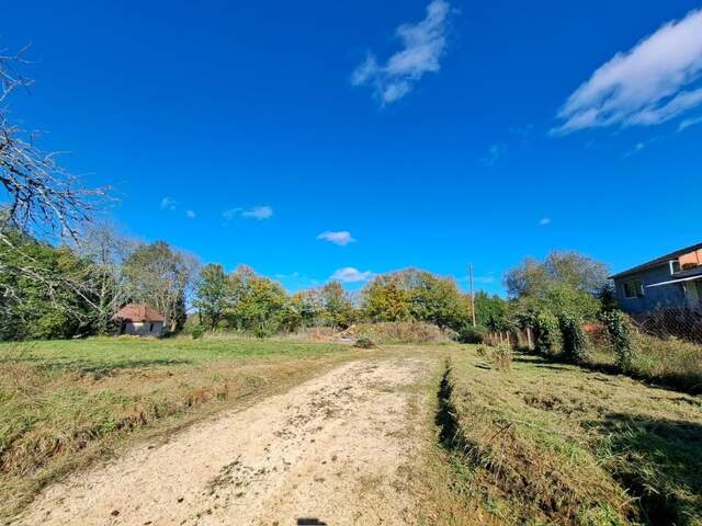 Terrain viabilisé proche Lalinde — photo du bien