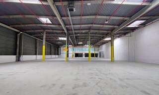 Local industriel  2098 m² à louer à Rosny-sous-Bois (93110)