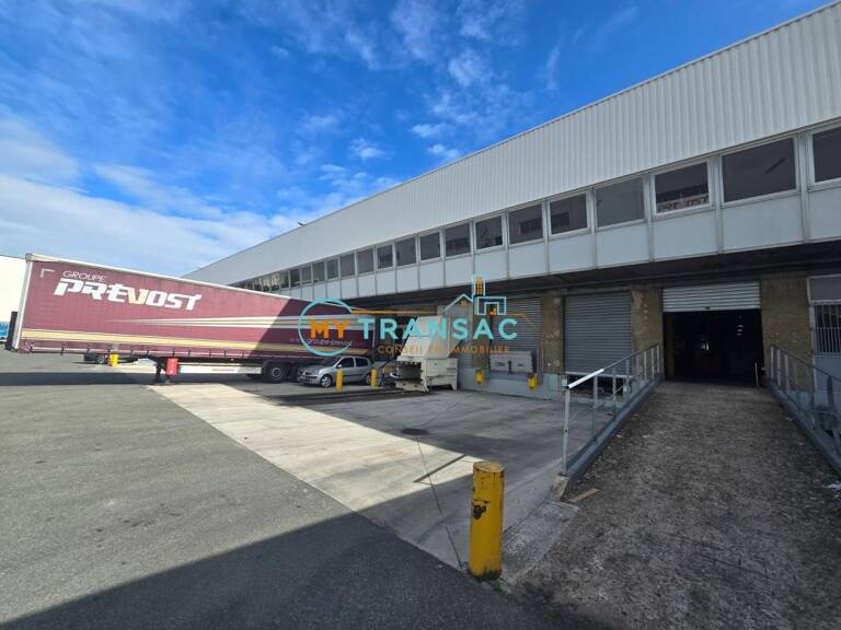 MY TRANSAC vous propose une surface de stockages avec quais, idéalement placé à Rosny sous bois, avec accès immédiat à l'A86 et accessible par transports en commun — photo 1