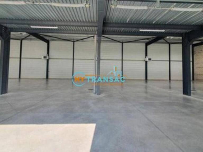 My Transac vous propose à la vente des locaux d'activités neufs 1 775m², 799m², 502m² et 474m² à Bondoufle — photo 1