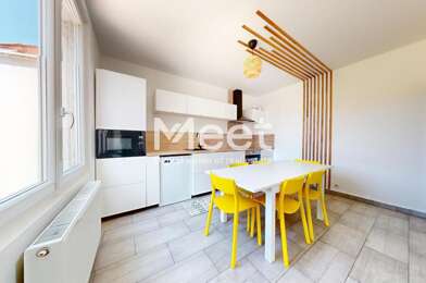 Maison 5 pièces 1900 €