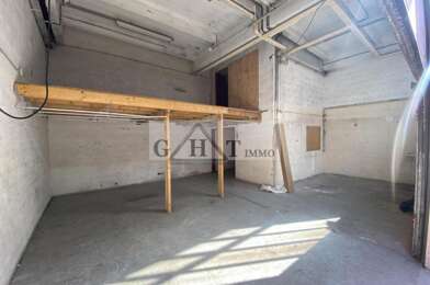Local industriel  2500 €