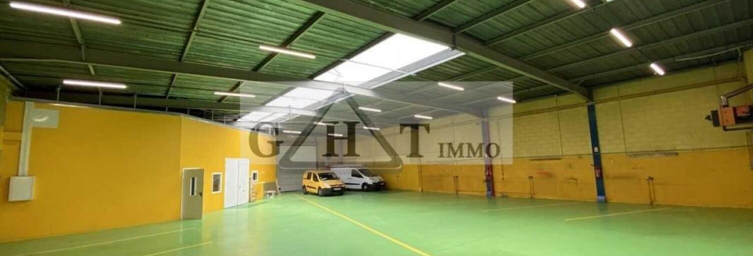 Local industriel  871 m² à louer à Montreuil (93100)