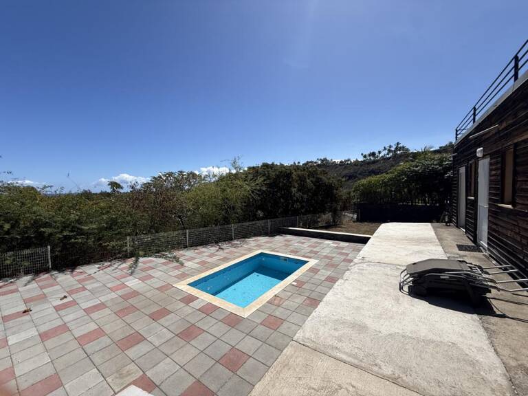 Maison F5 meublée de 125 m2 centre ville de Saint Gilles — photo 1