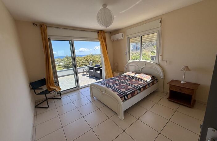 Maison F5 meublée de 125 m2 centre ville de Saint Gilles — photo 5
