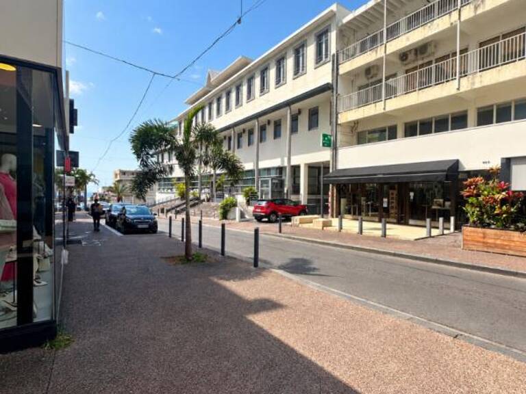 Local commercial - 150 m2 - Saint Denis Hyper centre — photo 1