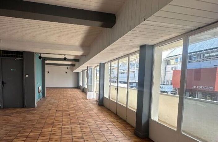 Local commercial - 150 m2 - Saint Denis Hyper centre — photo 4