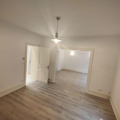 Appartement 4 pièces 900 €