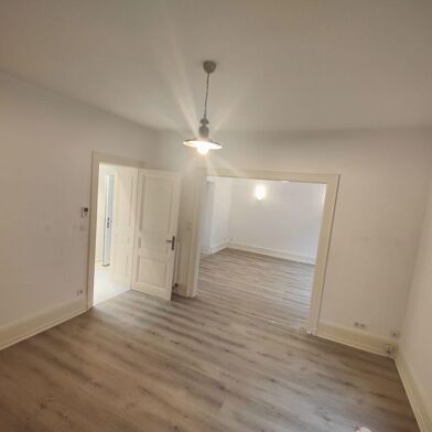 Appartement 4 pièces 900 €
