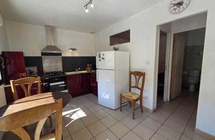 Maison en pierres avec 2 logements indépendants — photo 2