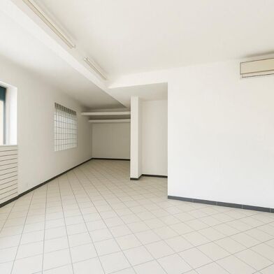 Commerce  275000 €