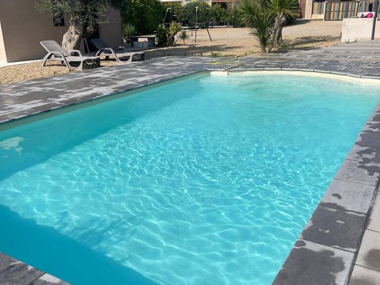 DOMAINE SUR 4.000 m² / DEUX HABITATIONS DE PLAIN-PIED / PISCINE — photo 1
