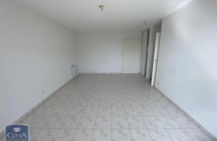 Location appartement 2 pièces 47 m² à Bressuire (79300) — photo 2