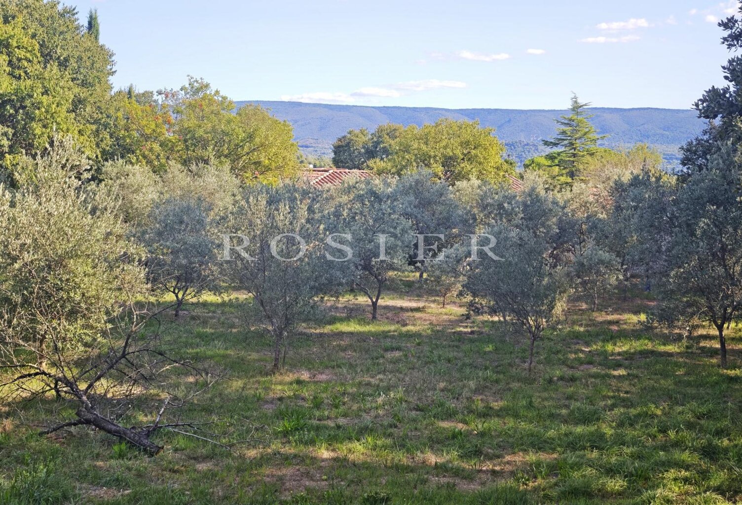 A Gordes, terrain constructible avec belle vue sur le Luberon — photo 1