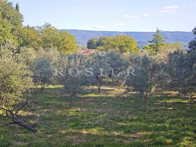 A Gordes, terrain constructible avec belle vue sur le Luberon — photo du bien