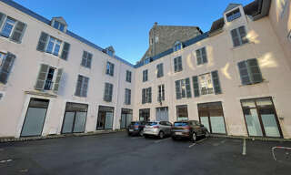 Bureau  225 m² à louer à Pau (64000)