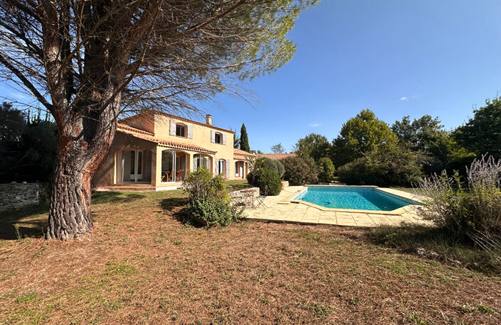 Vente, Aix en Provence Nord, LC Gestion vous propose une villa d'env. 220 m2, Terrain 4000 m2 avec piscine. — photo 2
