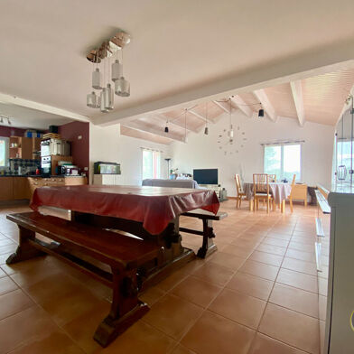 Maison 6 pièces 323900 €