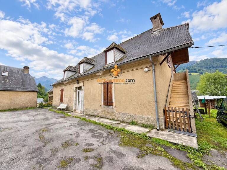 Ancien corps de ferme  à Gazost — photo 1