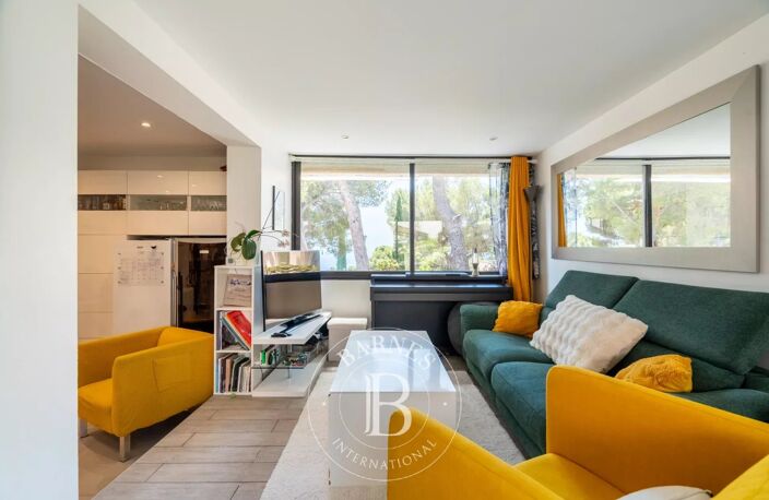 VENTE - CASSIS - APPARTEMENT - 3 CHAMBRES -  VUE SUR LA MER — photo 3