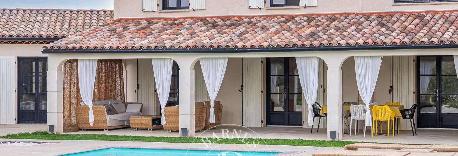 Maison 8 Pièces 215 m² à vendre à Ongles (04230)