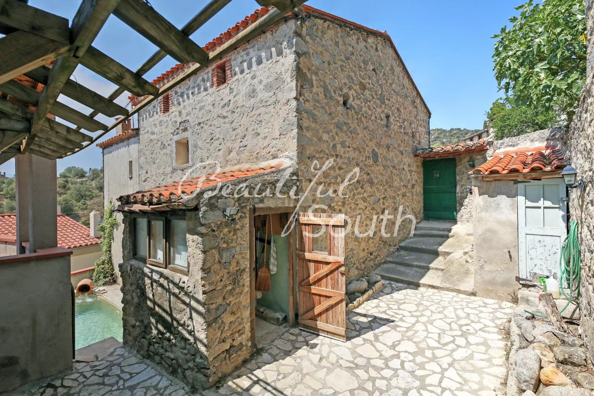 Maison de Village   T4 à vendre Eus 66500