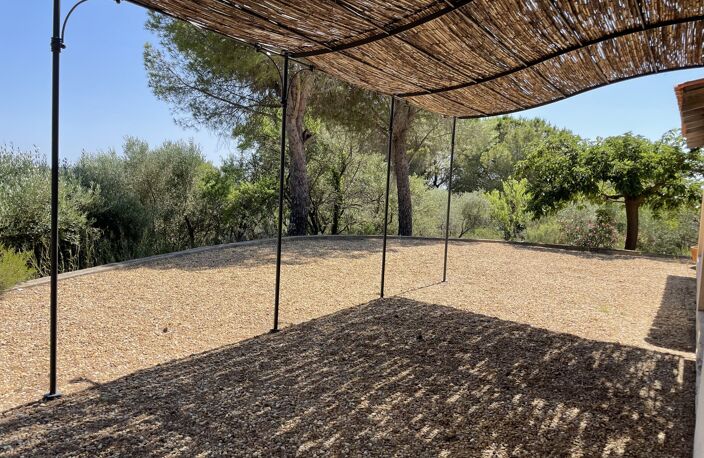 Espace et Nature : Villa avec Vue Panoramique sur les Collines — photo 2